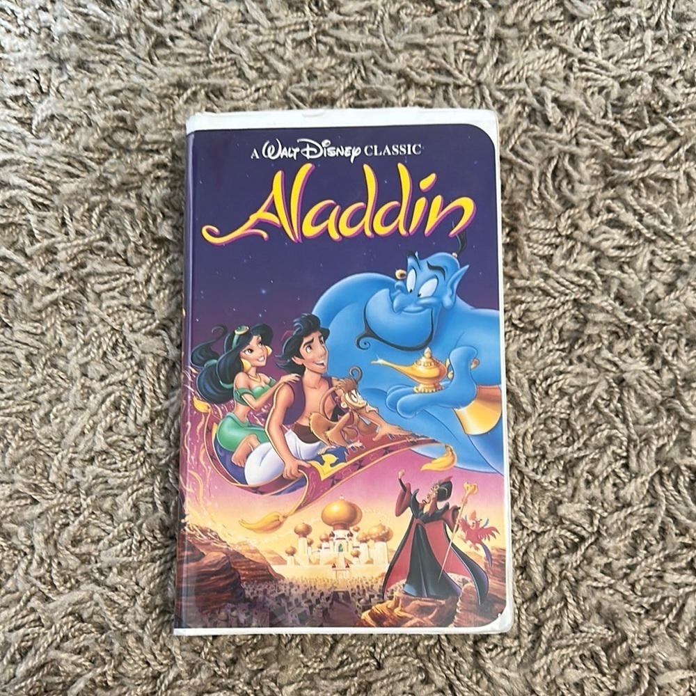VHS Aladdin TAPE 1993 Walt Disney Classic  Rare Black Diamond Edition‎